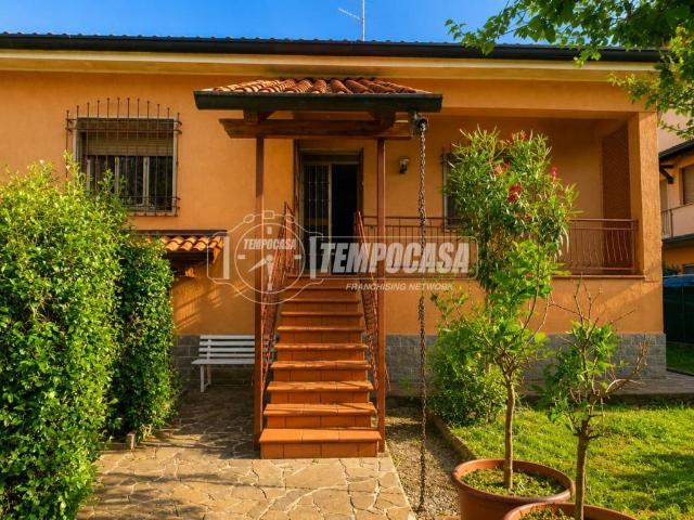 Villa Indipendente in vendita a Molinello, Cesano Maderno