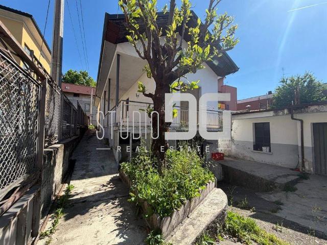 Villa Indipendente in vendita a Cesano Maderno, Lombardia