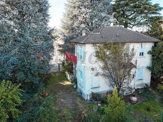 Villa Indipendente in vendita a Cesano Maderno, Lombardia