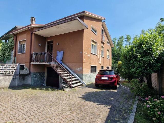 Villa Indipendente in vendita a Cesano Maderno, Lombardia