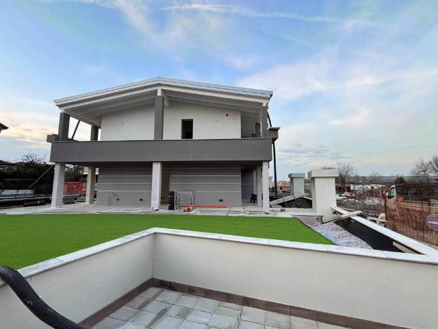 Villa Indipendente in vendita a Cesate, Lombardia