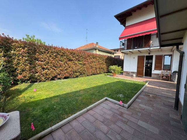Villa Indipendente in vendita a Villaggio Ina Casa, Cesate