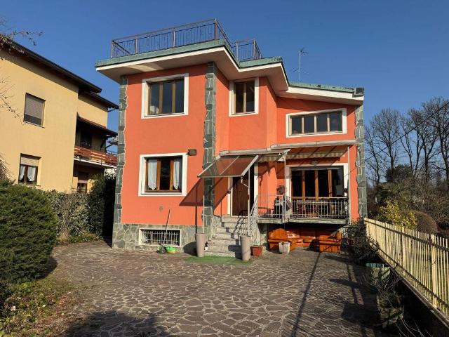 Villa Indipendente in vendita a Cesate, Lombardia