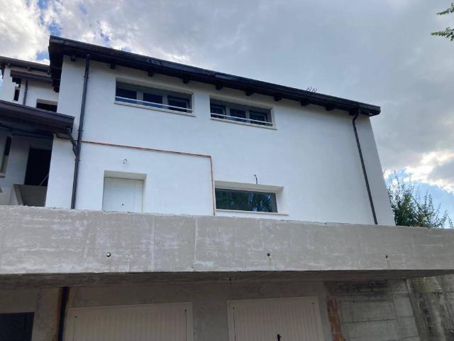 Villa Indipendente in vendita a Quartiere Centro Urbano, Cesenà