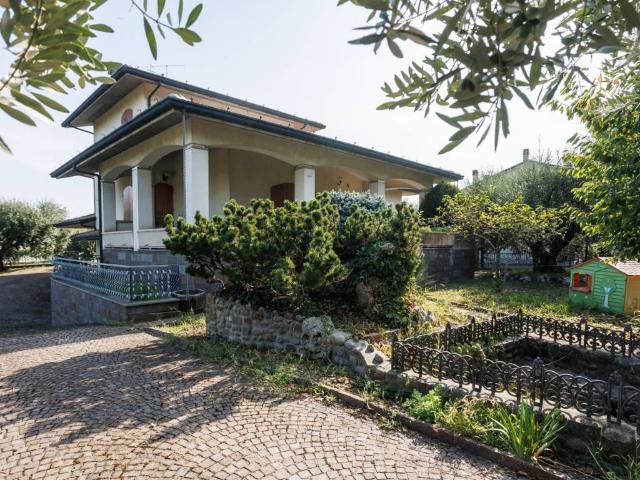 Villa Indipendente in vendita a Unione dei comuni Valle del Savio, Cesenà