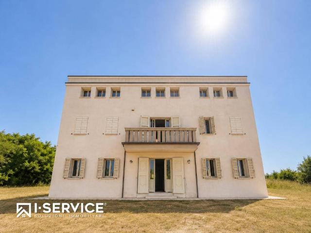 Villa Indipendente in vendita a Unione dei comuni Valle del Savio, Cesenà