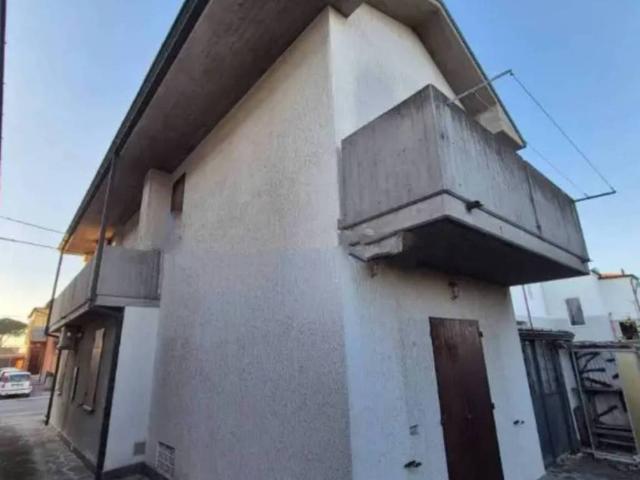 Villa Indipendente in vendita a Unione dei comuni Valle del Savio, Cesenà