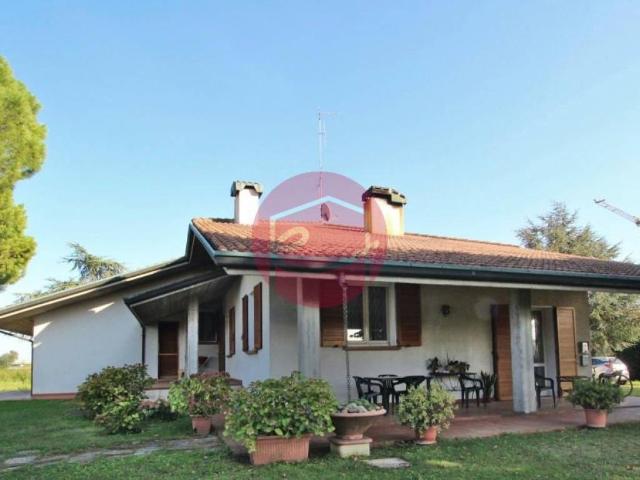 Villa Indipendente in vendita a Unione dei comuni Valle del Savio, Cesenà