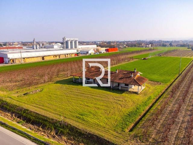 Villa Indipendente in vendita a Unione dei comuni Valle del Savio, Cesenà