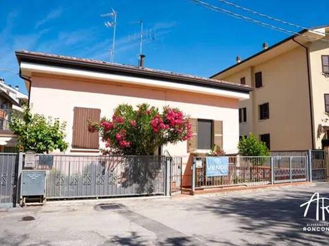 Villa Indipendente in vendita a Unione dei comuni Valle del Savio, Cesenà
