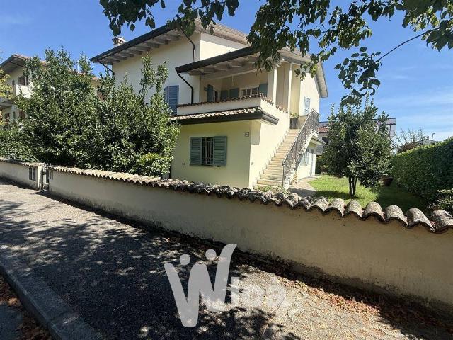 Villa Indipendente in vendita a Macerone, Cesena