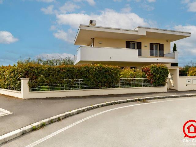 Villa Indipendente in vendita a Unione dei comuni Valle del Savio, Cesenà