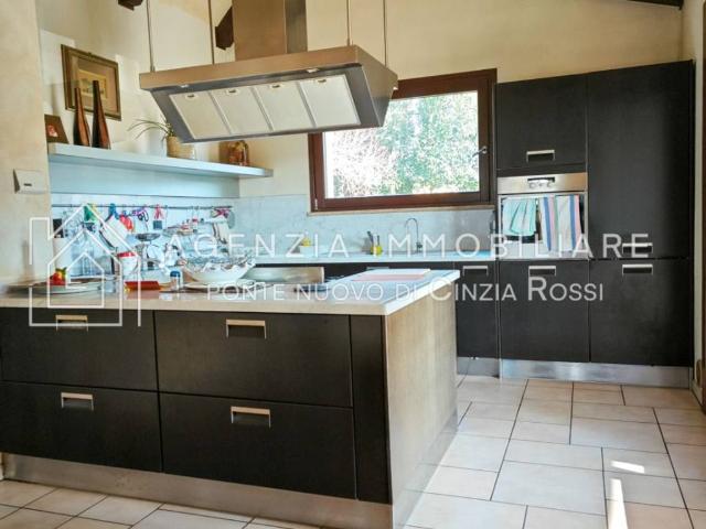 Villa Indipendente in vendita a Unione dei comuni Valle del Savio, Cesenà