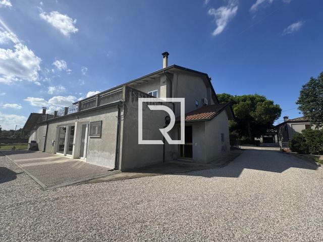 Villa Indipendente in vendita a Unione dei comuni Valle del Savio, Cesenà