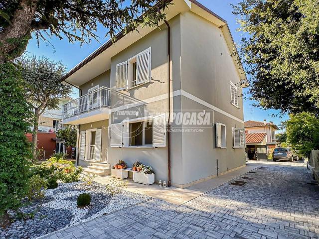 Villa Indipendente in vendita a Cannucceto, Cesenatico