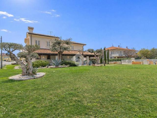 Villa Indipendente in vendita a Unione dei comuni Valle del Savio, Cesenà