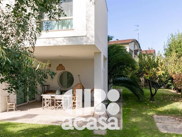 Villa Indipendente in vendita a Cesenatico, Reggio Emilia