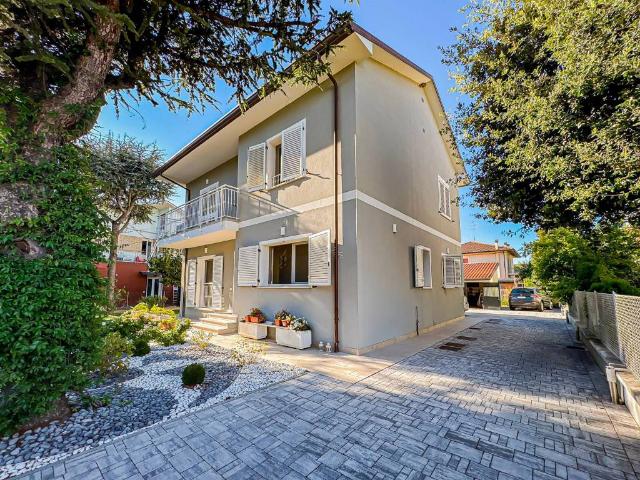Villa Indipendente in vendita a Cannucceto, Cesenatico