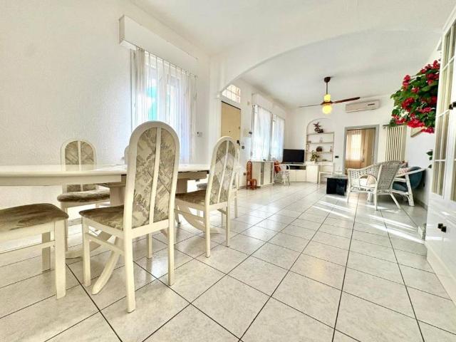 Villa Indipendente in vendita a Cesenatico, Reggio Emilia