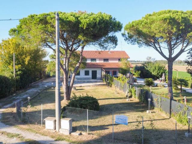 Villa Indipendente in vendita a Cannucceto, Cesenatico
