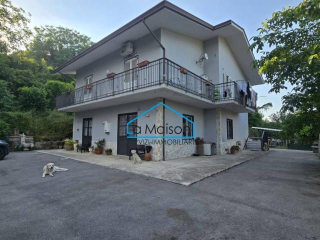 Villa Indipendente in vendita a Cesinali, Campania