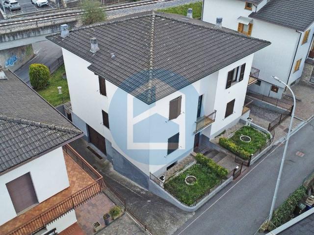 Villa Indipendente in vendita a Comunità montana della valle Camonica, Ceto