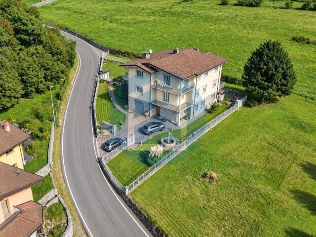 Villa Indipendente in vendita a Nadro, Ceto