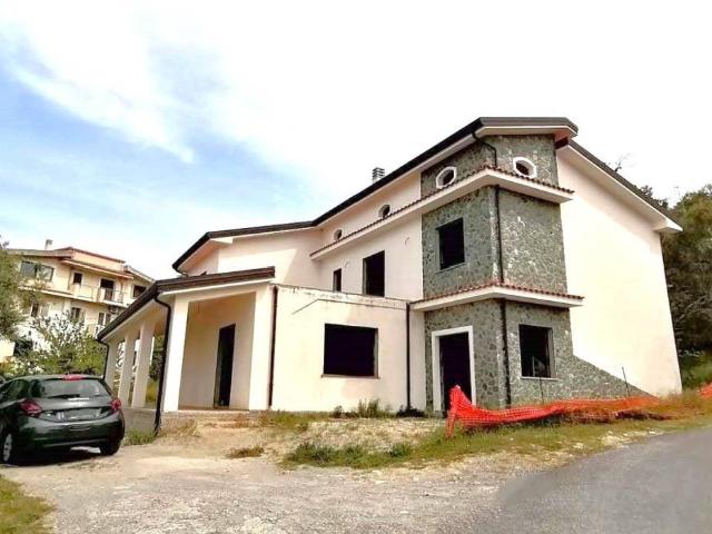 Villa Indipendente in vendita a Santa Lucia, Calabria