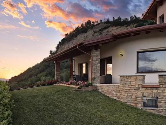 Villa Indipendente in vendita a Piemonte, Cuneo