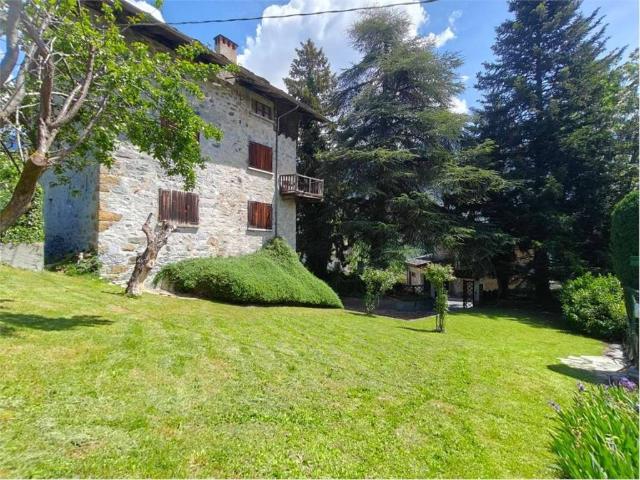 Villa Indipendente in vendita a Challand-Saint-Victor Capoluogo - Ville, Challand Saint Victor