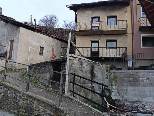 Villa Indipendente in vendita a Chambave, Aosta