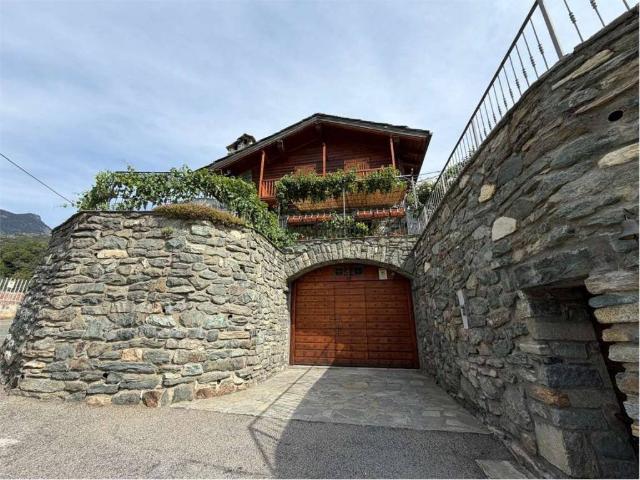 Villa Indipendente in vendita a Conoz, Châtillon