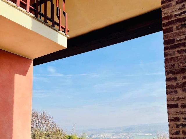 Villa Indipendente in vendita a Corno, Piemonte