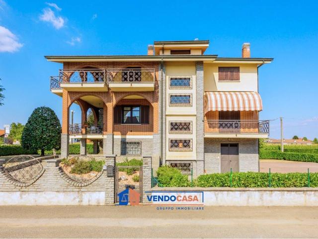 Villa Indipendente in vendita a Bergoglio, Piemonte
