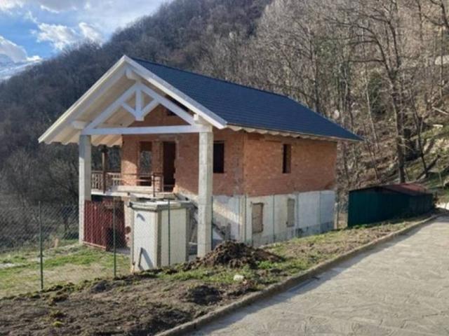 Villa Indipendente in vendita a Unione Montana di Comuni delle Valli di Lanzo, Ceronda e Casternone, Piemonte