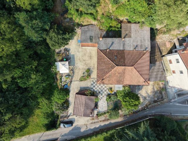 Villa Indipendente in vendita a Chiampo, Veneto