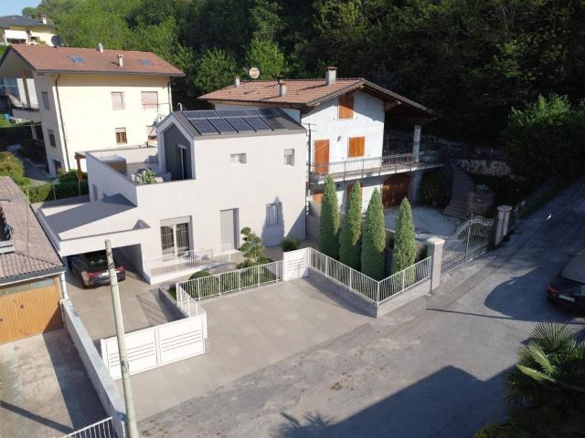 Villa Indipendente in vendita a Chiampo, Veneto