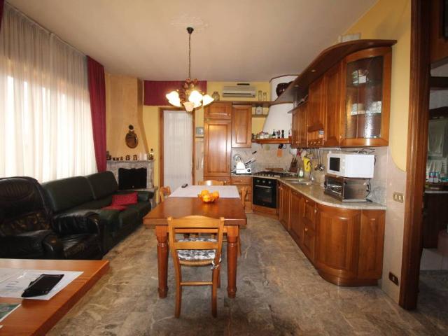 Villa Indipendente in vendita a Chiampo, Veneto