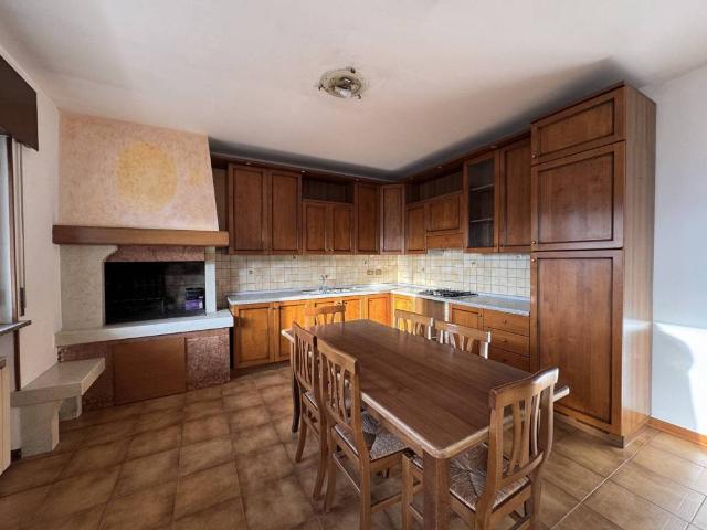 Villa Indipendente in vendita a Chiampo, Veneto