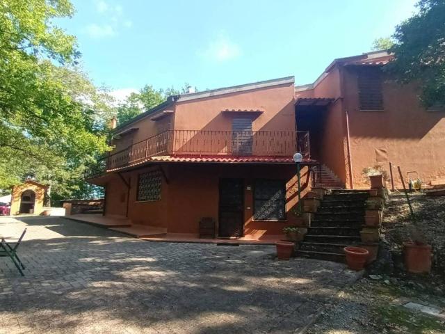 Villa Indipendente in vendita a Chianciano Terme, Toscana