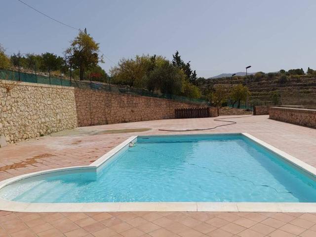 Villa Indipendente in vendita a Chiaramonte Gulfi, Sicilia