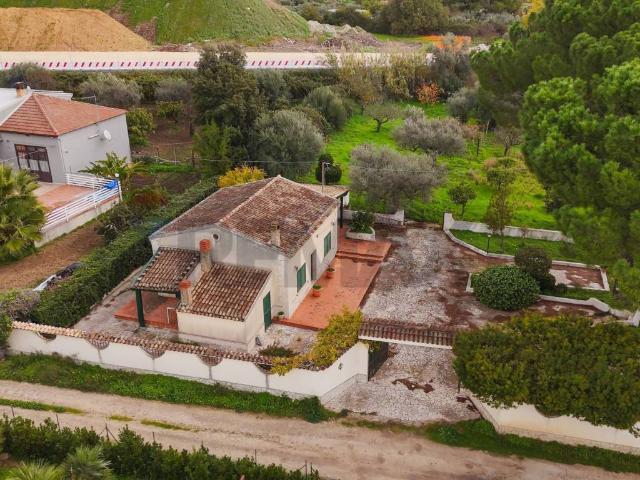 Villa Indipendente in vendita a Chiaramonte Gulfi, Sicilia