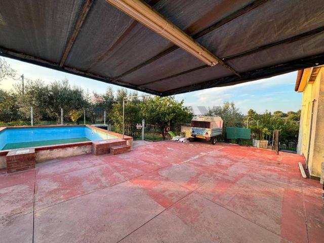 Villa Indipendente in vendita a Chiaramonte Gulfi, Sicilia
