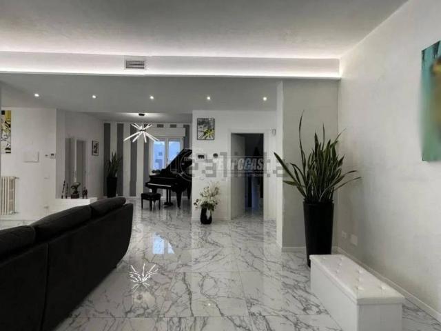 Villa Indipendente in vendita a Chiari, Lombardia