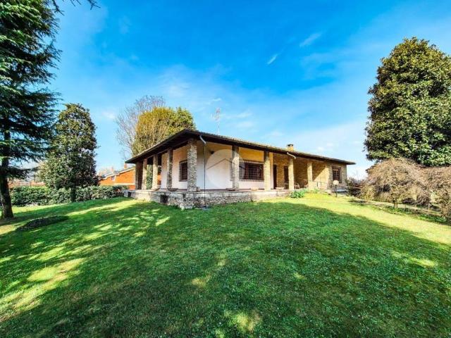 Villa Indipendente in vendita a Chiari, Lombardia