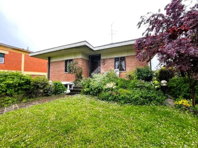 Villa Indipendente in vendita a Chiari, Lombardia