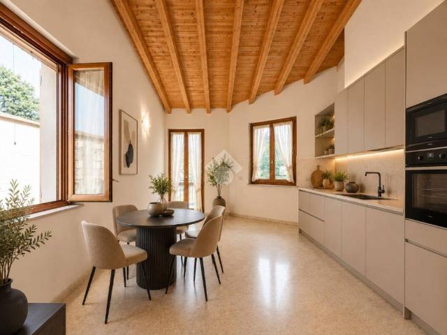 Villa Indipendente in vendita a Chiari, Lombardia