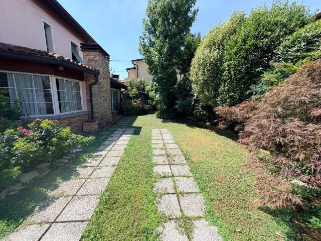 Villa Indipendente in vendita a Chiari, Lombardia
