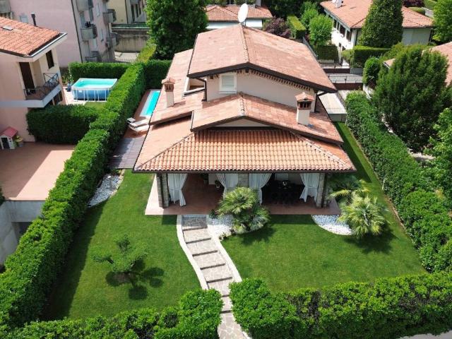 Villa Indipendente in vendita a Chiari, Lombardia