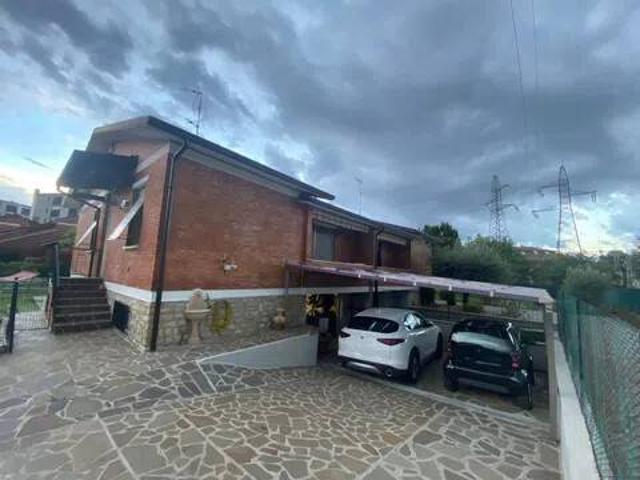 Villa Indipendente in vendita a Chiari, Lombardia